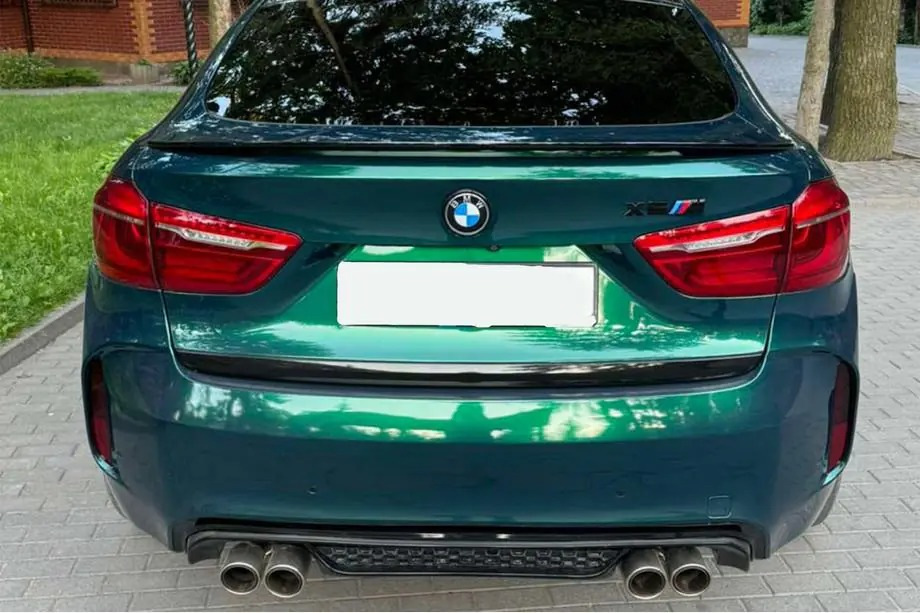 Tuning BMW X5 F15: nakładki lusterek, spoiler i przedni lip