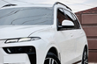 BMW X7 G07 2019–: montaż zestawu liftingu LCI M-Performance zdjęcia 6