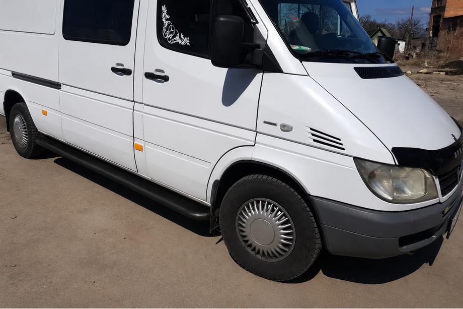 Volkswagen LT 1995-2006 Stopnie boczne Premium Black (2 szt., stal nierdzewna) Średni Rozstaw Osi, Ø60 Zdjęcia 2