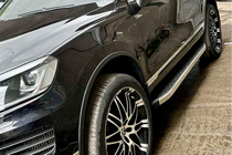 Volkswagen Touareg 2010-2018 Progi Boczne BlackLine (2 szt, Aluminium) zdjęcia 1