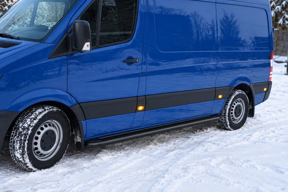 Volkswagen Crafter 2006-2016 Stopnie boczne Premium Black (2 szt., stal nierdzewna) d60, średni rozstaw osi Image