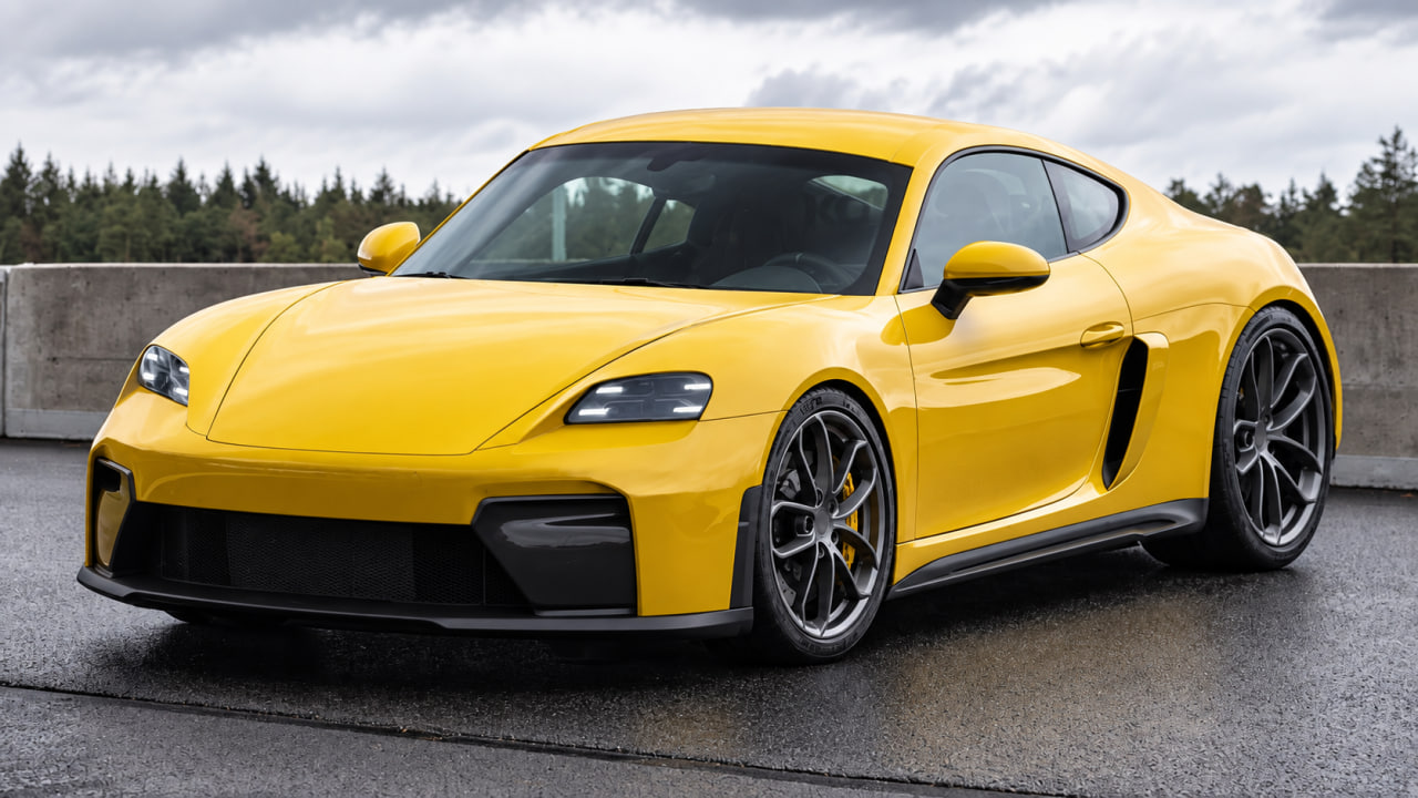Porsche 718 EV 2027: prototyp prawie bez kamuflażu zauważony na Nürburgringu