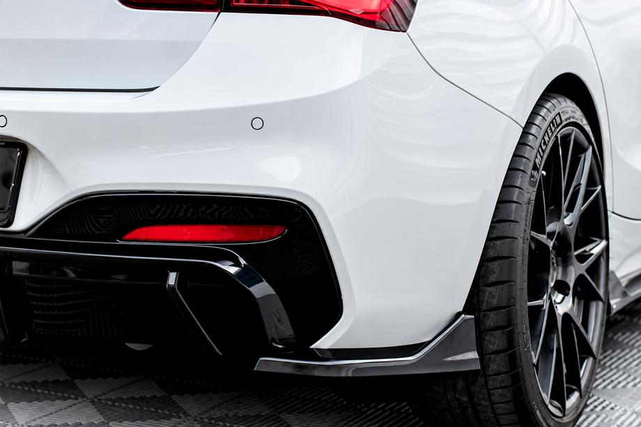 BMW 1 Series F20/F21 2011-2019 Tylne nakładki FLAP DPT (do F20, czarny połysk) Image