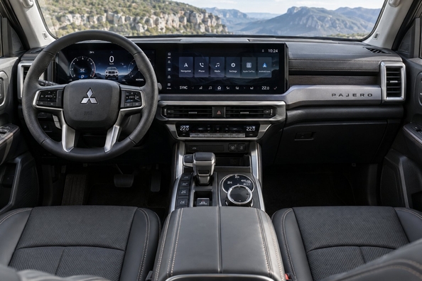 Nowe Mitsubishi Pajero 2026: SUV na ramie z Super Select 4WD-II