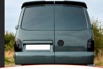 Volkswagen T5 2010-2015 Spoiler DPT (drzwi dwuskrzydłowe, czarny połysk) zdjęcia 1