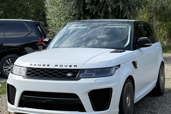 Range Rover Sport L494 2018–2022: montaż body kitu SVR – nasze realizacje Zdjęcie 18
