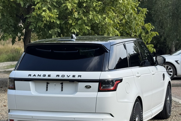Range Rover Sport L494 2018–2022: montaż body kitu SVR – nasze realizacje Zdjęcie 14