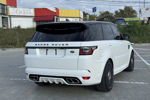 Range Rover Sport L494 2018–2022: montaż body kitu SVR – nasze realizacje Zdjęcie 9