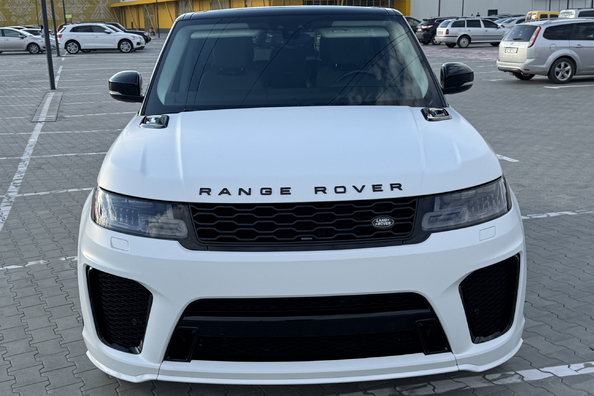 Range Rover Sport L494 2018–2022: montaż body kitu SVR – nasze realizacje
