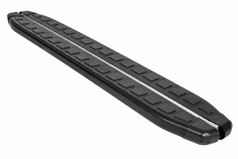 Man TGE 2017- Progi Boczné Fullmond Black (2 szt., Aluminium) Image