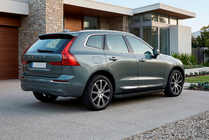 Volvo XC60 2017- Stopnie boczne Fullmond Black (2 szt., aluminium) zdjęcia 1