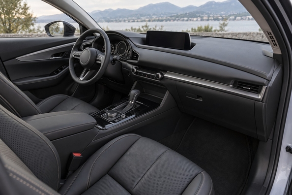 Mazda CX-30 2027: co się zmieniło – sportowa wersja, kolory i multimedia Zdjęcie 1