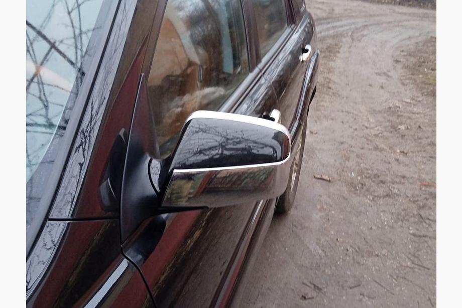 Kia Sportage 2004-2010 Obramowania lusterek i górna nakładka (plastik) Image