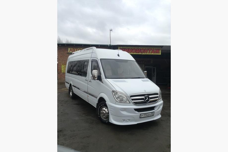 Mercedes Sprinter W906 2006–2018 Nakładka na przedni zderzak z 4 reflektorami (2006-2013) Zdjęcia 5