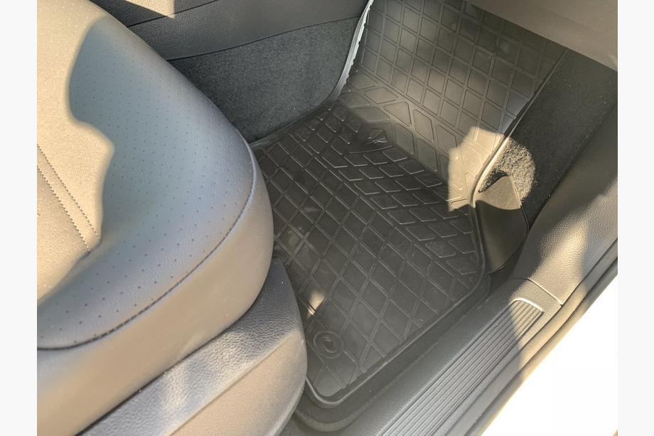 Volkswagen Golf 7/E-Golf 2012-2020 Dywaniki gumowe (4 szt, Stingray Premium) Zdjęcia 2