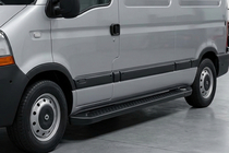 Nissan Interstar 2002-2010 Progi Boczné Allmond Black (2 szt., Aluminium) Długa Baza zdjęcia 1