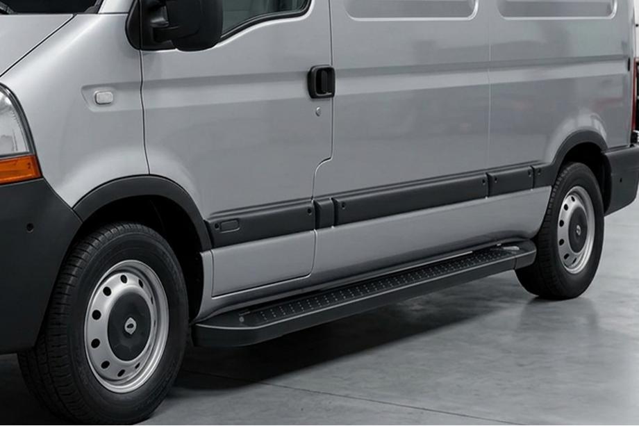 Nissan Interstar 2002-2010 Progi Boczné Allmond Black (2 szt., Aluminium) Długa Baza Image