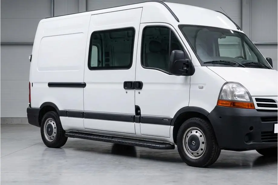 Nissan Interstar 2002-2010 Progi Boczné Bosphorus Black (2 szt., Aluminium) Image
