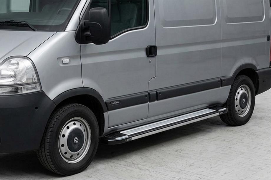 Nissan Interstar 2002-2010 Progi Boczné Rainbow (2 szt., Aluminium) Image