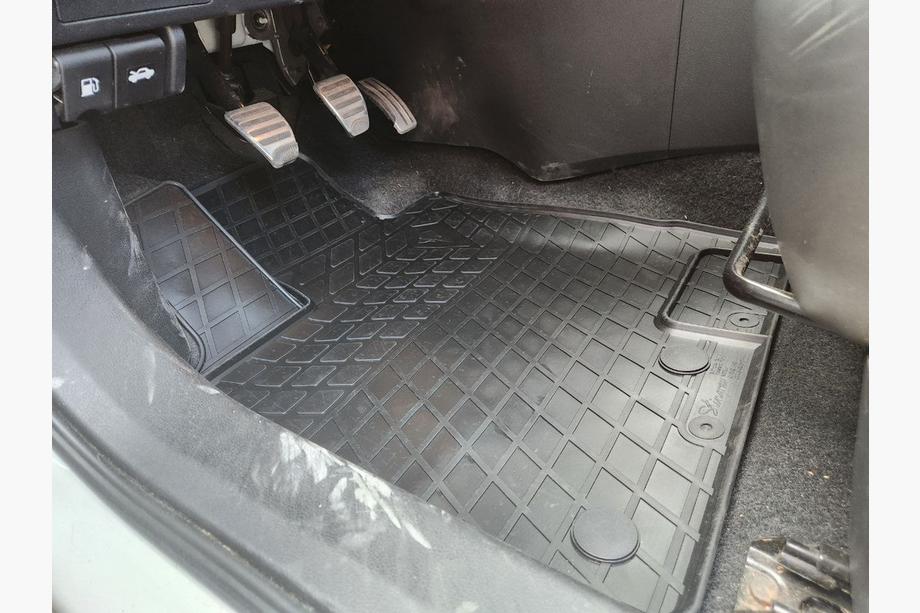 Nissan Qashqai 2010-2014 Dywaniki gumowe (4 szt, Stingray Premium) Image