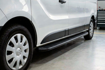 Opel Vivaro 2015-2019 Progi Boczné Tayga Black (2 szt., Aluminium) zdjęcia 1