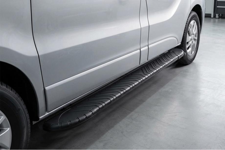 Renault Trafic 2015- Progi Boczné Bosphorus Black (2 szt., Aluminium) Image