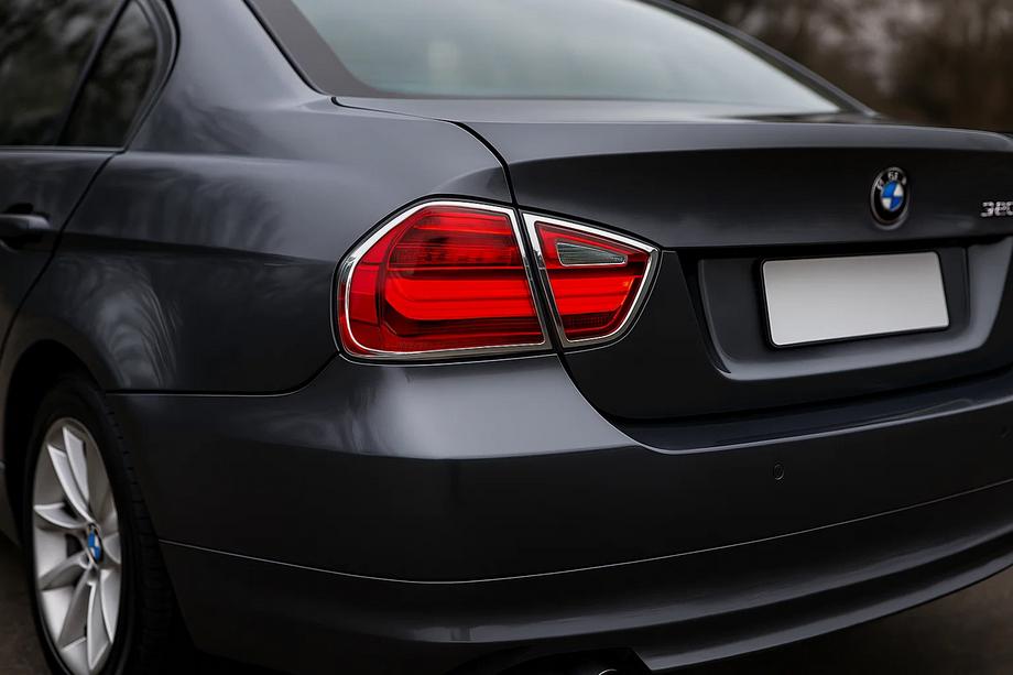 BMW 3 Series E90/E91 2005-2011 Chromowane nakładki na tylne lampy (2 szt., plastik) Image