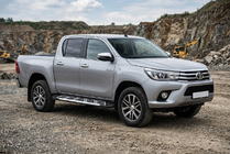 Toyota Hilux 2015- Progi Boczné Sunrise (2 szt., Aluminium) zdjęcia 1