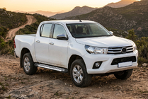 Toyota Hilux 2015- Progi Boczne Line (2 szt., Aluminium) zdjęcia 1