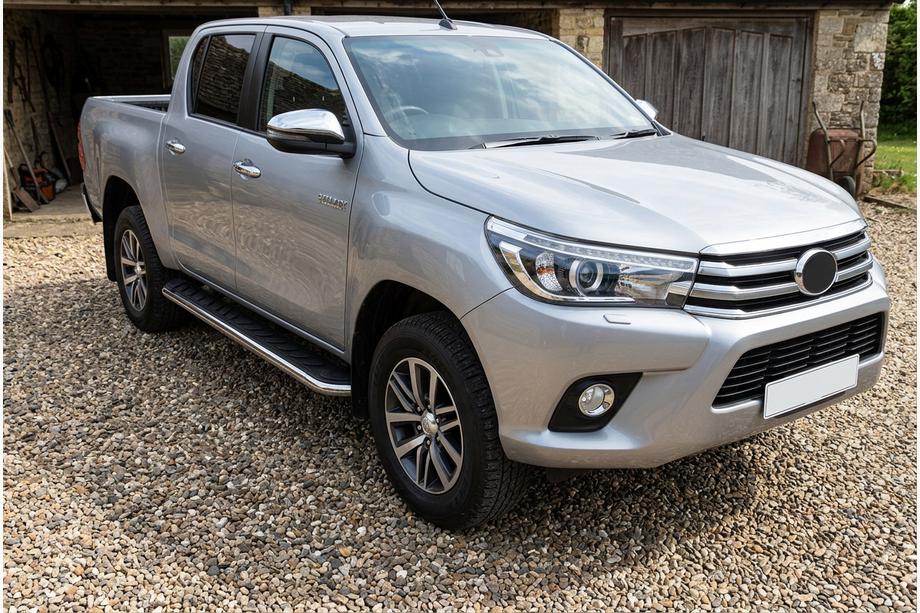 Toyota Hilux 2015- Progi Boczne Maydos V1 (2 szt., Aluminium i Stal Nierdzewna) Image