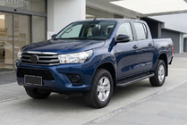Toyota Hilux 2015- Progi Boczné Bosphorus Black (2 szt., Aluminium) zdjęcia 1