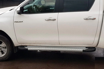 Toyota Hilux 2015- Progi boczne Allmond Grey (2 szt., aluminium) zdjęcia 4