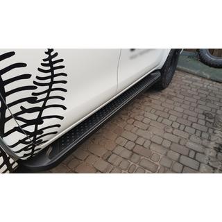 Progi Boczné Allmond Black (2 szt., Aluminium) Toyota Hilux 2015- zdjęcia 4