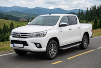 Toyota Hilux 2015- Progi Boczné Fullmond (2 szt., Aluminium) zdjęcia 1