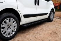 Fiat Fiorino/Qubo 2008-2024 Progi Boczné Rainbow Black (2 szt, Profil Aluminiowy) zdjęcia 1