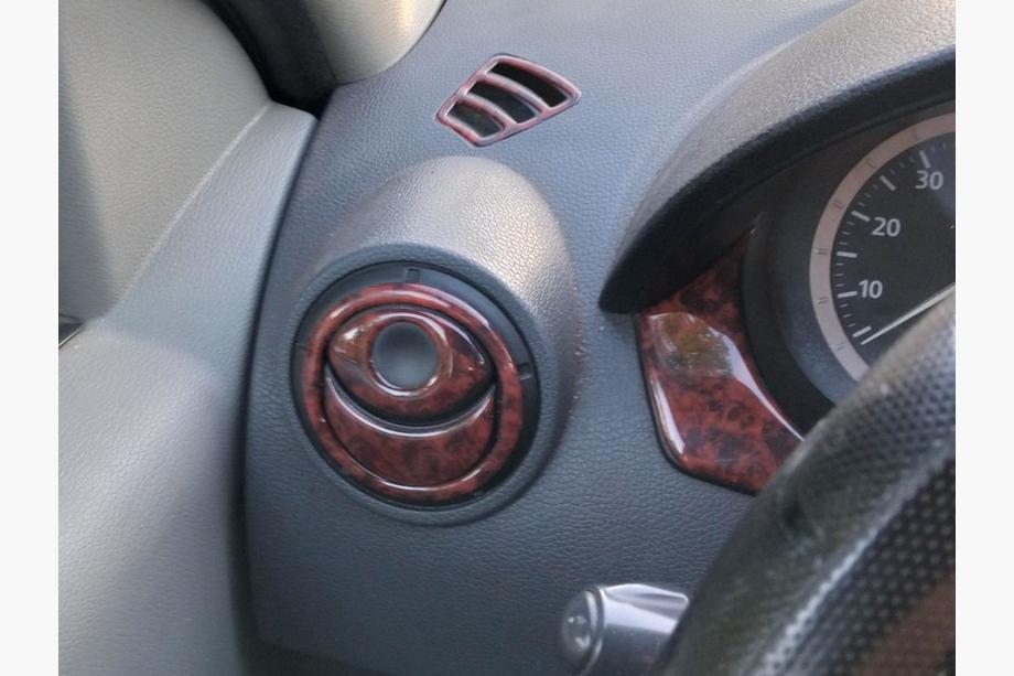 Dacia Logan MCV 2004-2014 Nakladki na deske rozdzielcza (Wariant 2) Zdjęcia 5
