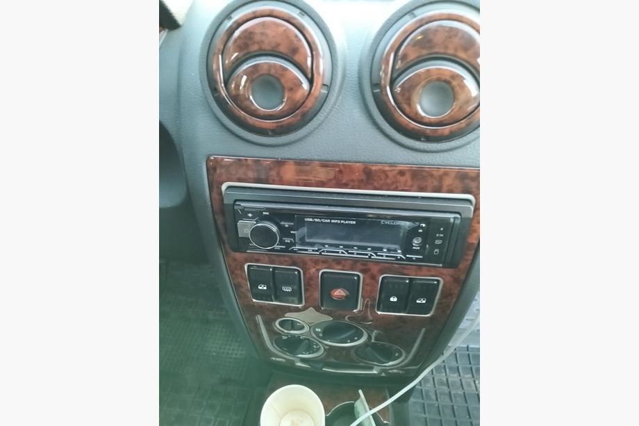 Dacia Logan MCV 2004-2014 Nakladki na deske rozdzielcza (Wariant 2) Zdjęcia 4