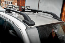 Volkswagen Amarok 2010-2022 Relingi dachowe Black Shark (z belkami poprzecznymi) zdjęcia 1