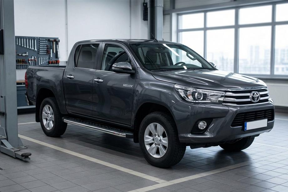 Toyota Hilux 2015- Progi Boczné BlackLine (2 szt., Aluminium) Image