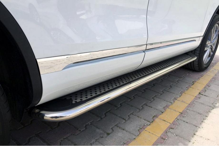 Volkswagen Touareg 2010-2018 Progi Boczne Maydos V2 (2 szt., Aluminium i Stal Nierdzewna) Image
