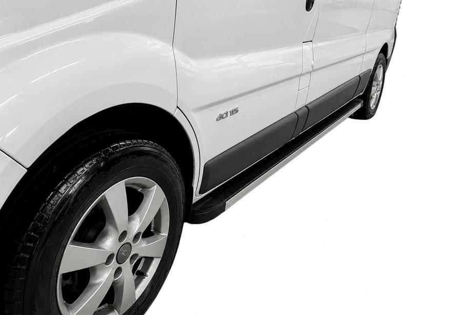 Opel Vivaro 2001–2015 Progi Boczné Maya (2 szt., Aluminium) Image