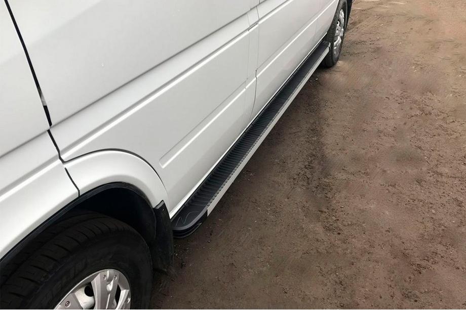 Volkswagen LT 1995-2006 Progi Boczné Maya (2 szt., Aluminium) Image