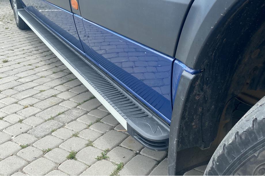 Volkswagen Crafter 2006-2016 Progi Boczné Maya (2 szt., Aluminium) Image