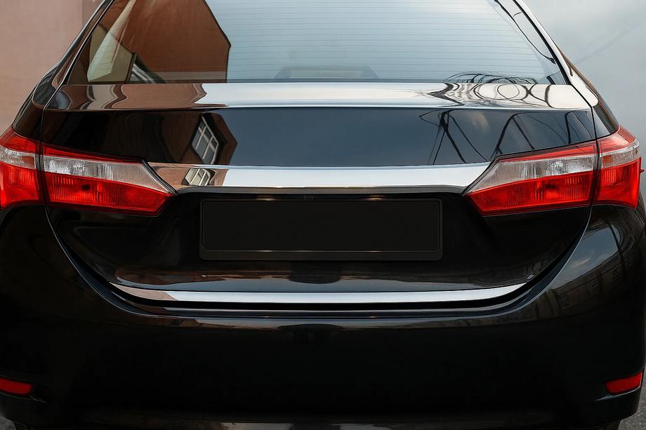 Toyota Corolla 2013-2019 Listwa bagażnika stal nierdzewna Image