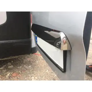 Listwa nad tablicą rejestracyjną (stal nierdzewna) Renault Trafic 2015- zdjęcia 4