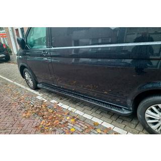 Progi Boczné Allmond Black (2 szt., Aluminium) Volkswagen T6 2015-2024 zdjęcia 4