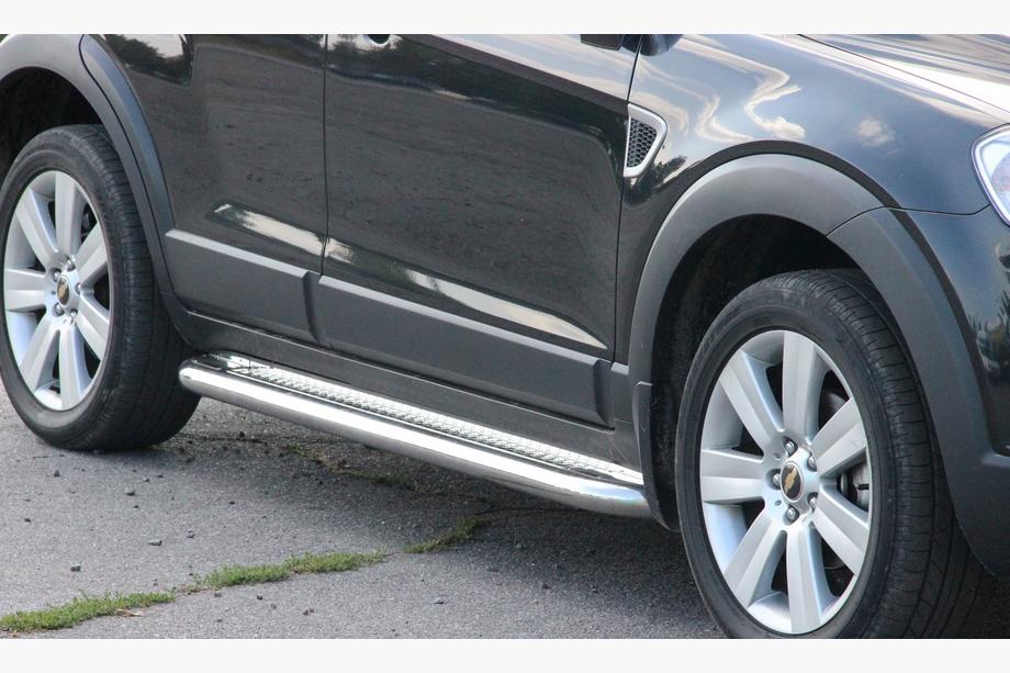 Chevrolet Captiva 2006-2019 Progi Boczné Premium (2 szt., Stal Nierdzewna) Image