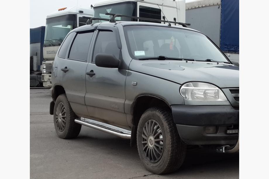 Chevrolet Niva 1998-2020 Progi Boczné Premium (2 szt., Stal Nierdzewna) Ø60 Image