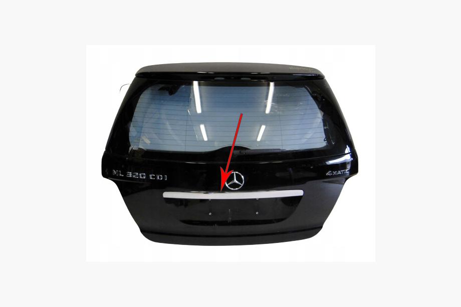 Mercedes ML W164 2005-2011 Listwa chromowana nad tablicą rejestracyjną (stal nierdzewna) Zdjęcia 1