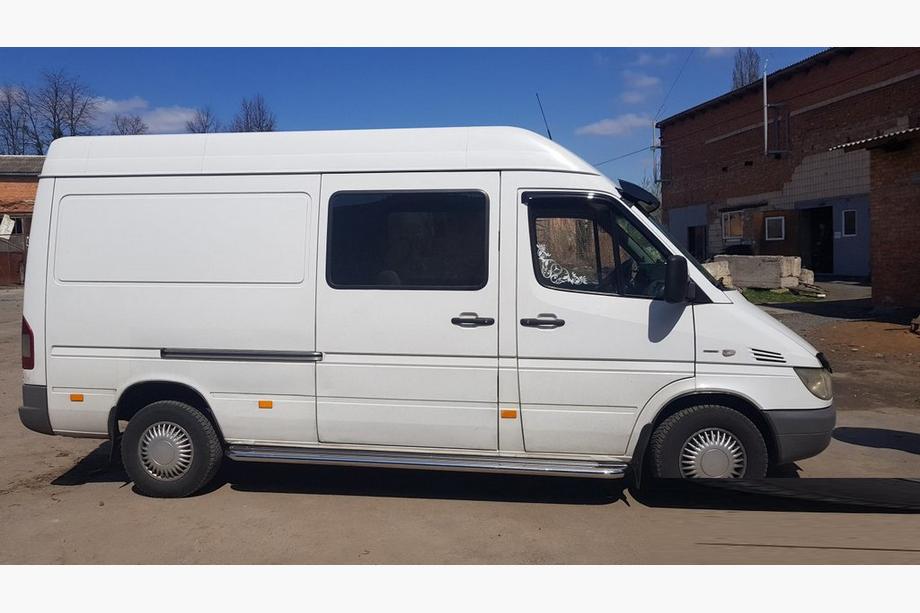 Mercedes Sprinter W901/902/903/904/905 1995–2006 Progi Boczné Premium (2 szt., Stal Nierdzewna) Średni Rozstaw Osi, Ø60 Image